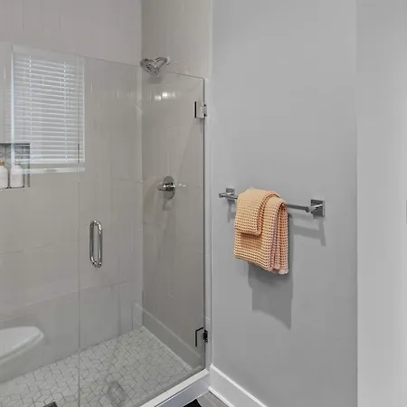 Holiday home Music Getaway 4br Near Broadway