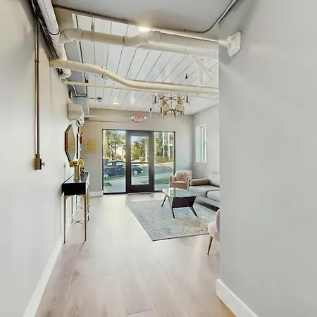 Downtown West End Retreat Near Broadway Nashville
