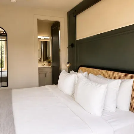 Pool, Gym & Sauna | Fully Gated & Pet-friendly Holiday home Nashville