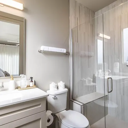 Modern Comfort | Secure + Pool & Sauna Holiday home