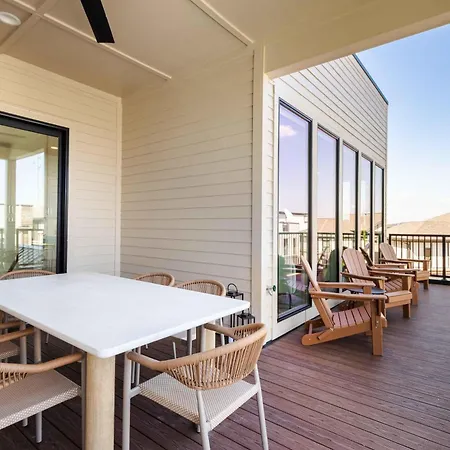The Amenities | Heated Pool | 7 Mins-broadway *