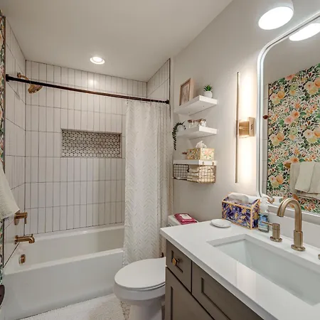 Holiday home 4 Mi To Broadway: Chic Townhome W/ Office! Nashville