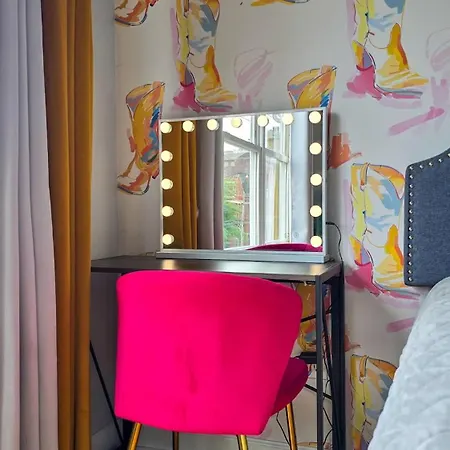 Lainey's Loft By Local *