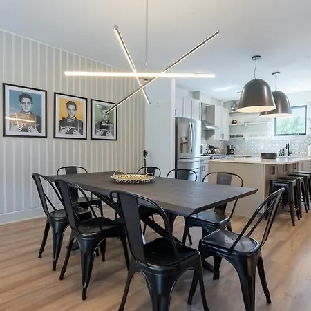 The Jailhouse Rock By Local Holiday home *