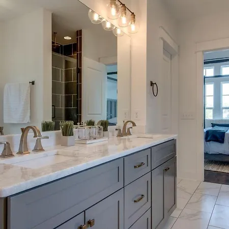 Holiday home The Presley - Rooftop Hot Tub & Fire Pit With Views Nashville