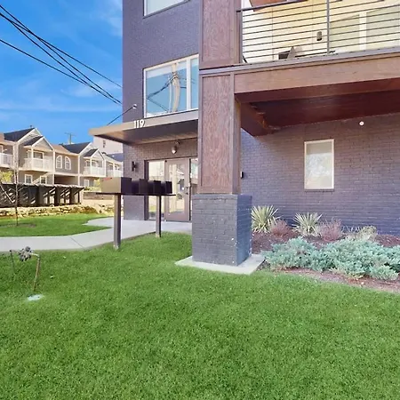 Downtown West End Retreat Near Broadway * Nashville