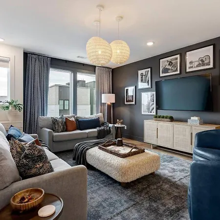 Elegant With Downtown Views Rooftop Hot Tub And Garage Nashville