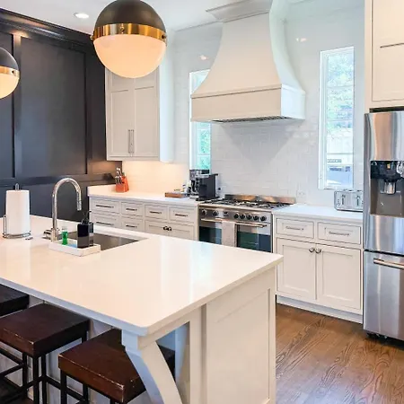 Holiday home Amazing Group Townhouse 7 Min To Broadway