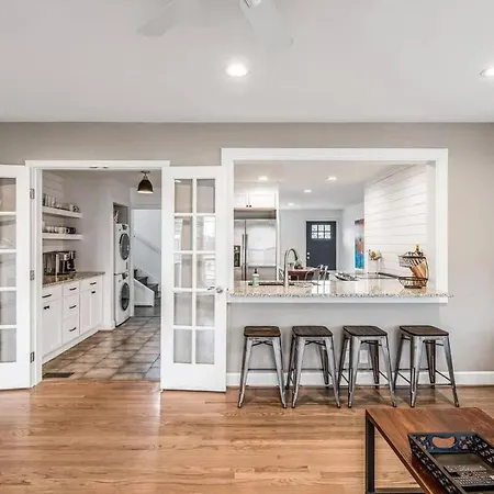 Charming Spacious - 10 Mins To Downtown Holiday home Nashville