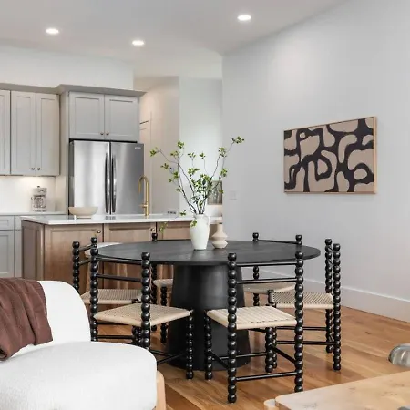 12 South With Rooftop Sauna, Wet Bar, And Two Car Garage Holiday home *