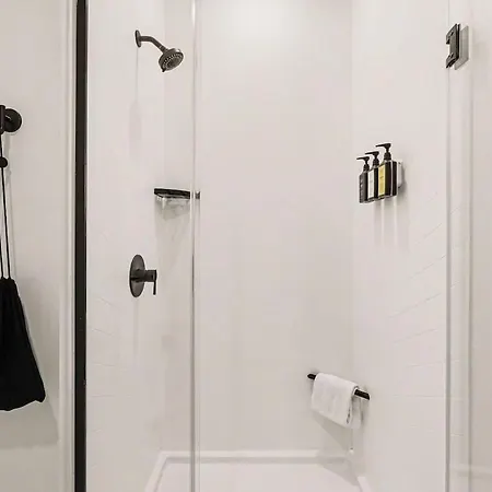 Holiday home Muse - Pool & Gym - Walk To Broadway *