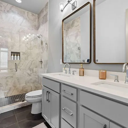 Holiday home Music Getaway 4br Near Broadway