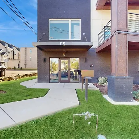 Holiday home Downtown West End Retreat Near Broadway