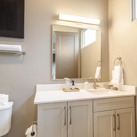 The Amenities | Heated Pool | 7 Mins-broadway Nashville