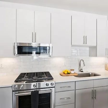 Holiday home Walk To Edgehill Belmont Music Row Hillsboro Village Gulch Parking *
