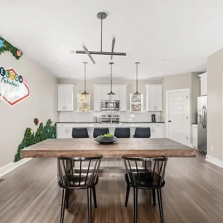 Luxury Townhome Rooftop Deck Near Broadway Nashville