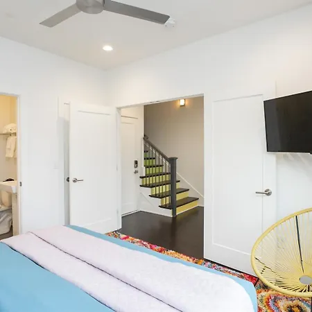 Amazing Rooftop Walk To 12s 4th Night Free Holiday home Nashville