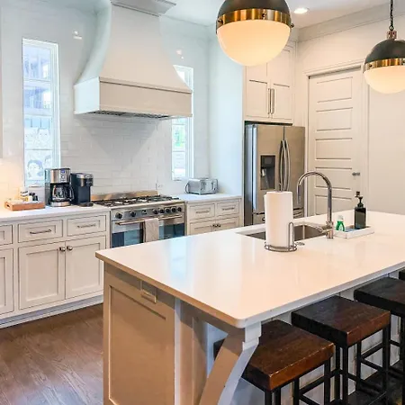 Amazing Group Townhouse 7 Min To Broadway Holiday home
