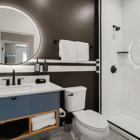 Harmony - Pool & Gym - Walk To Broadway Holiday home Nashville