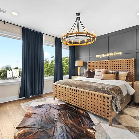 Rooftop Oasis - Hot Tub Views Holiday home *