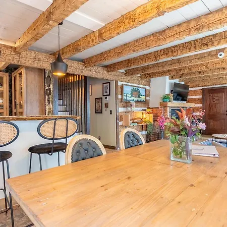 The Magic Cottage- Artsy Escape With Hot Tub & Charm *
