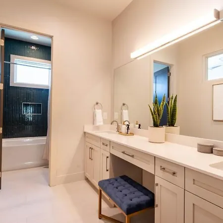Holiday home Heated Pool + Hot Tub + Sauna • 7 Min To Broadway Nashville