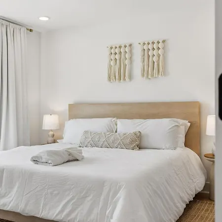 Holiday home Fancy Townhouse With Rooftop Hot Tub & Fireplace Nashville