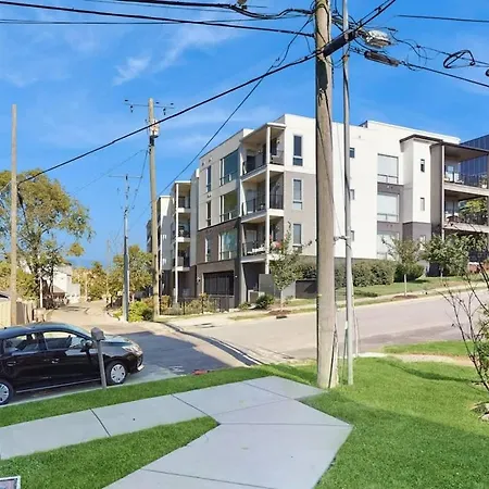 Downtown West End Retreat Near Broadway *