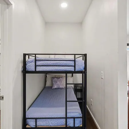 Holiday home Trendy For 4 W Shared Pool Near The Gulch *