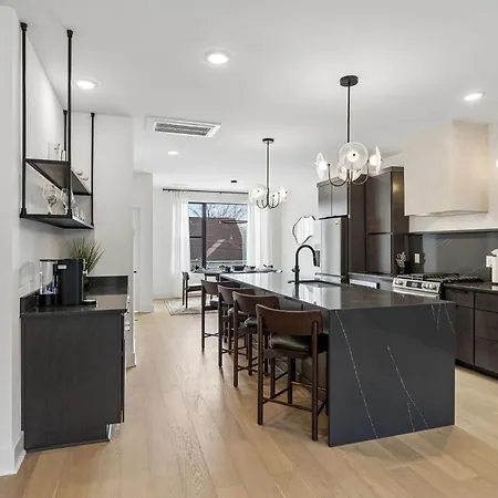 Holiday home Sleek Trio Townhomes 9br 3 Hot Tubs *