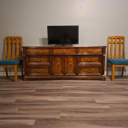 Old School Cool 3br Minutes To Downtown Holiday home *