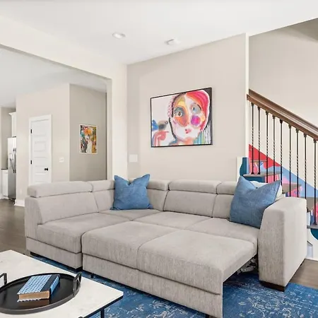Luxury Townhome Rooftop Deck Near Broadway *