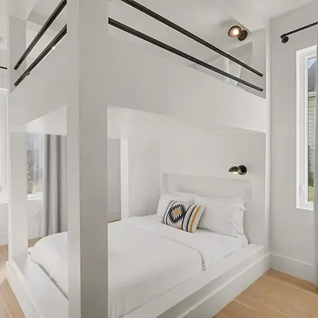 Rodeo - Rooftop Patio - Minutes To Broadway Holiday home
