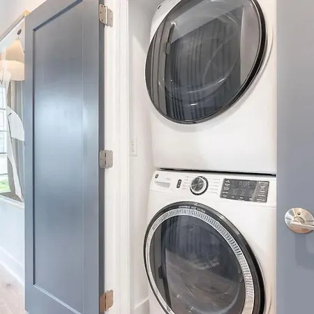 Elegant With Downtown Views Rooftop Hot Tub And Garage