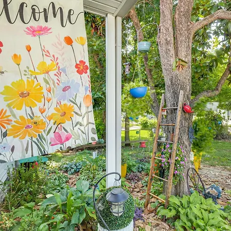 Holiday home 'nashvegas Getaway' W/ Hot Tub Near Broadway *