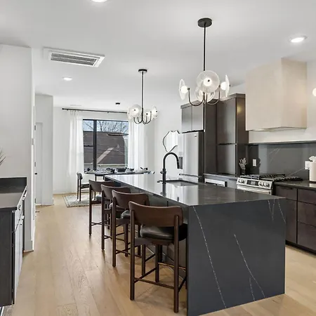 Sleek Trio Townhomes 9br 3 Hot Tubs Nashville