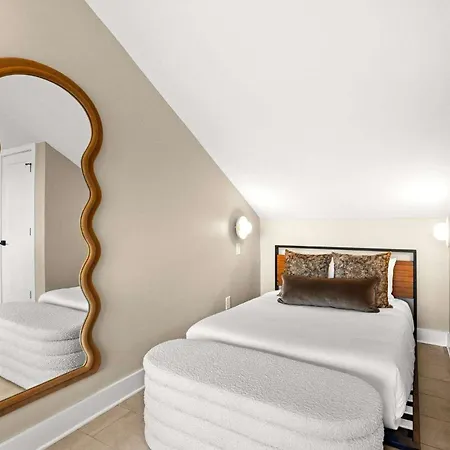 2 Units Sleeps 24 Nashville's Location *