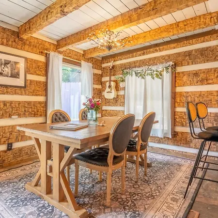 The Magic Cottage- Artsy Escape With Hot Tub & Charm * Nashville