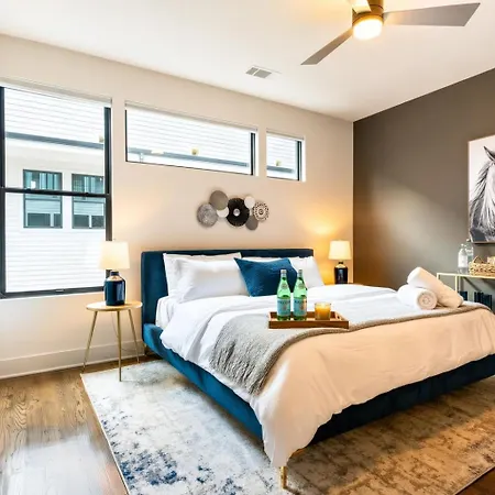 Holiday home Walk To Edgehill Belmont Music Row Hillsboro Village Gulch Parking *