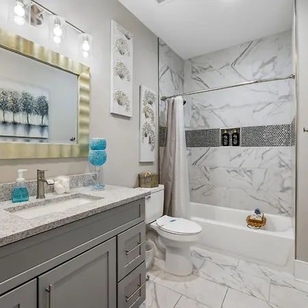 In Style Spacious Nash Near Broadway Nashville