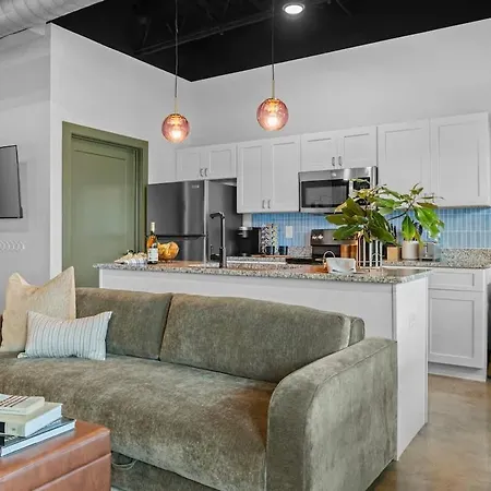 Elegant 1br Near Airport & Downtown *