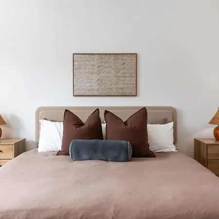 12 South With Rooftop Sauna, Wet Bar, And Two Car Garage Nashville