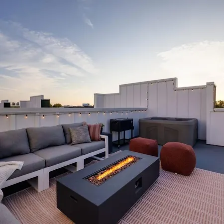 Holiday home Wildflower - Rooftop Hot Tub - Game Nashville