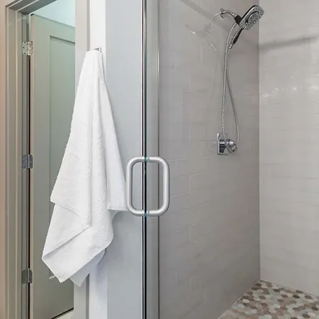 Quiet Chord - Ideal Retreat Minutes From Downtown Holiday home *