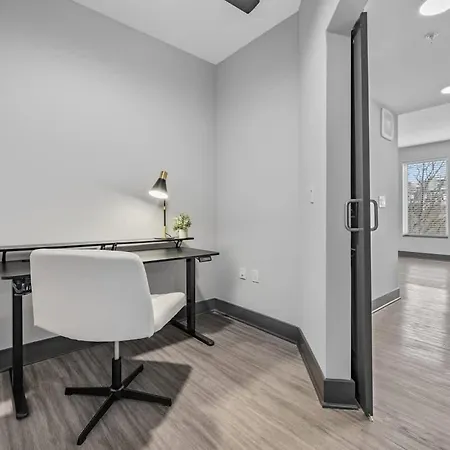 Luxe 2br W Views Near Broadway & Music Row