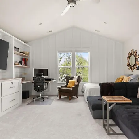 The Blue Note - Luxe Outdoor Retreat & Pool - Close To Downtown *