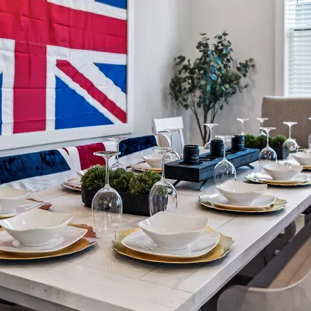 Downtown Hangout With Hot Tub Holiday home *