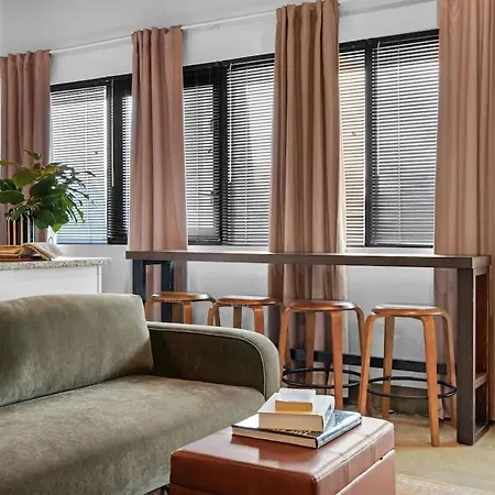 Elegant 1br Near Airport & Downtown Holiday home Nashville