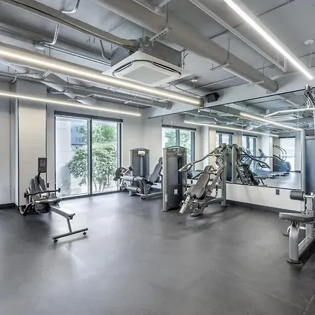 Holiday home Fortissimo - Pool - Gym - Mins To Broadway