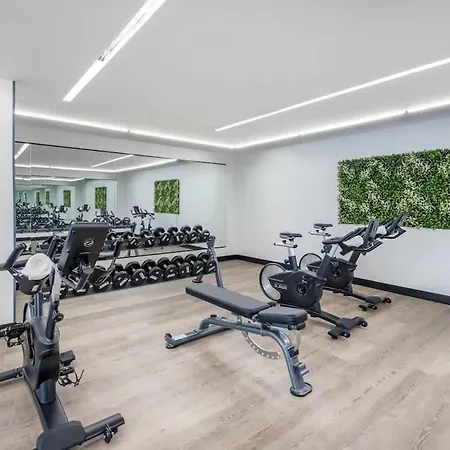 Muse - Pool & Gym - Walk To Broadway Holiday home Nashville